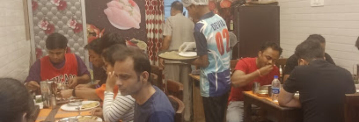 Varhadi Tadka Maharashtrian Food Marine Lines Mumbai